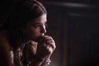     Penasaran dengan kelanjutan ceritanya? Jangan lupa saksikan 'Insidious: Chapter 3' di bioskop kesayangan Anda. (Dok Entertainment One)