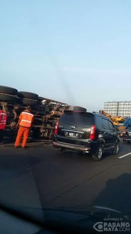 Kecelakaan Truk di Tol Cikarang, 1 Orang Terluka