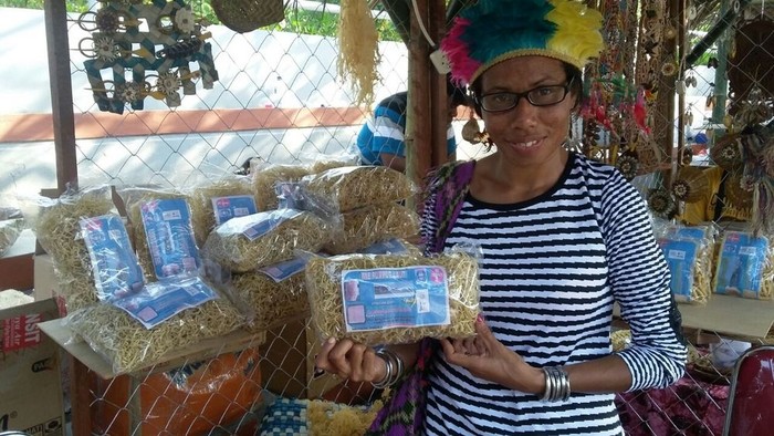 Wanita Papua Ini Sulap Rumput Laut Jadi Mie