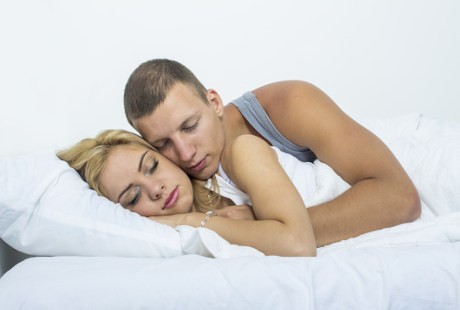 Sedang Tidak Mood Tapi Pasangan Mengajak Bercinta? Coba Lakukan 4 Trik Ini