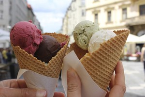 Dingin Lembut Ice Cream dengan Aneka Cone Unik Bisa Anda Cicip di Kafe Ini