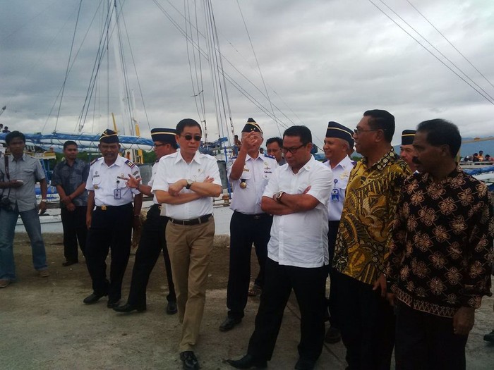 Blusukan ke NTT, Jonan Kritik Keamanan Bandara Frans Seda