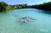 Menikmati biru dan segarnya Danau Weekuri di Sumba Menikmati biru dan segarnya Danau Weekuri di Sumba