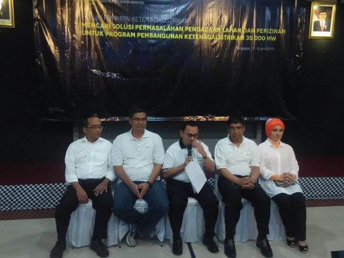 Target Pemerintah Jokowi: 97% Masyarakat RI Dapat Listrik di 2019