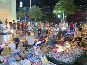 Traveling ke Bangkok, Belanja Murah di Palladium Night Market