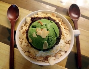Cafe Hello Bingsu: Nikmatnya Patbingsu Bertopping Green Tea dan Bungeoppang yang Lembut Manis