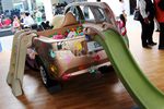 Mobil Jadi Mainan Anak