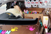 Datsun Indonesia mempercayakan bengkel modifikasi Signal Kustom yang bermarkas di Bandung, Jawa Barat untuk memodifikasi mobil Datsun GO+ Panca menjadi tempat bermain anak-anak.