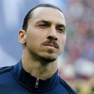 Dikaitkan dengan Milan, Agen Ibrahimovic Tegaskan Kliennya Bertahan di PSG