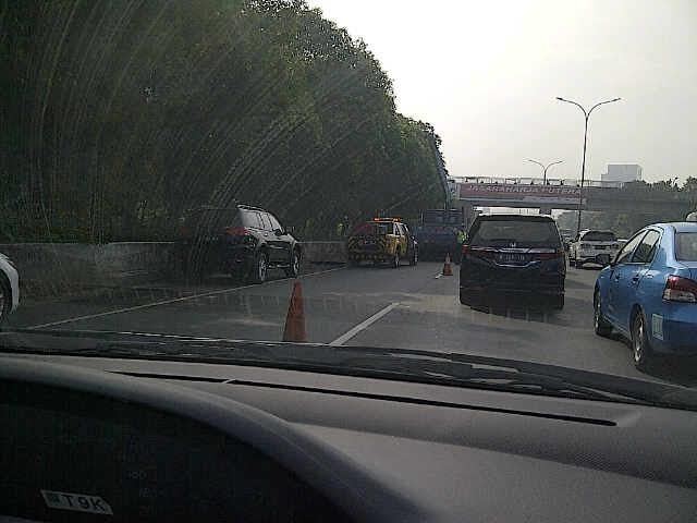 Ada Kecelakaan di KM 24 Tol JORR, Kemacetan Mengular Hingga 10 Km