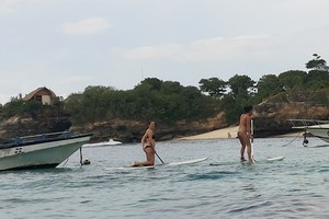 Main Dayung Bareng Bule Seksi, Nusa Lembongan Tempatnya!