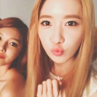 Untuk yang pertama kalinya Yoona tampil dengan rambut berwarna pirang sejak debut. (Instagram/xolovestephi)