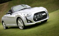 Sedan sport coupe Daihatsu Copen dibanderol Rp 416,55 juta untuk tipe bertransmisi manual, dan Rp 431,55 juta untuk tipe transmisi otomatis. Istimewa/dok Daihatsu.