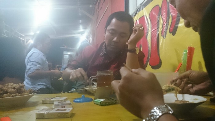 Lapar usai Diperiksa 9 Jam, Wali Kota Semarang Jajan di Pinggir Jalan