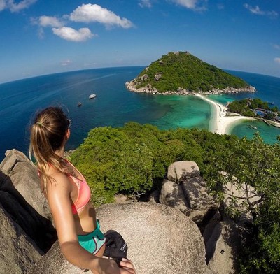 Wanita Seksi Pemberani dalam Rekaman GoPro