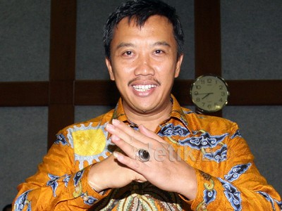 Menpora Jelaskan Kisruh di PSSI ke DPR