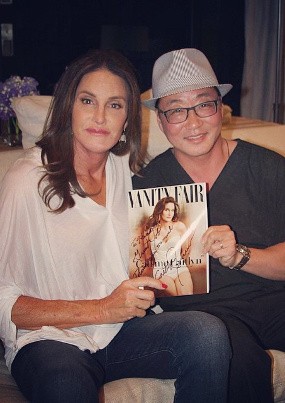 Puas dengan Hasil Operasi, Bruce Jenner Beri Kado untuk Sang Dokter