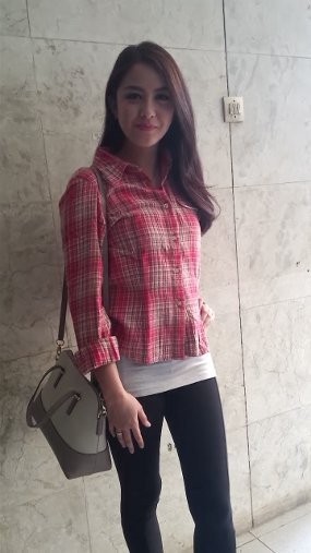 Tak Diundang ke Pernikahan Ringgo, Revalina Malas Komentar