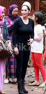 Hot Man! Meriam Bellina Tetap Seksi di Usia 50 Tahun