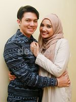 Aww, Irwansyah Cium Mesra Zaskia Sungkar
