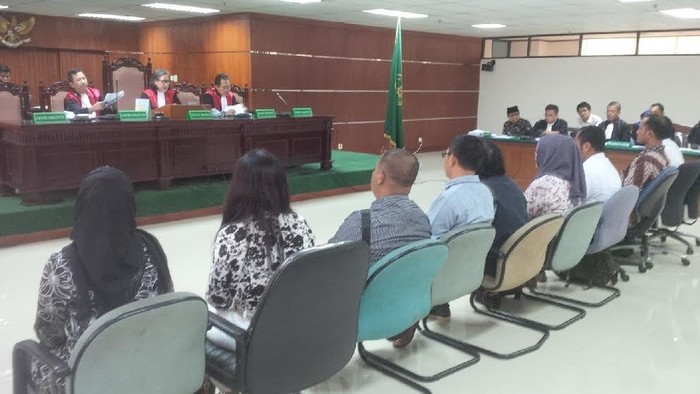 Bantah Ancam Pecat Rina, Waryono Juga Tegaskan Duit THR Halal