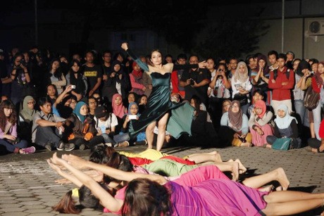 Koreografer Mila Rosinta Buka Jogja Artweeks 2015 dengan Dimensi Paralel