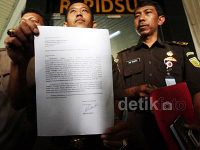 Masih Siapkan Pengacara, Dahlan Tak Penuhi Panggilan Kejati DKI
