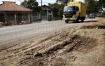 Jalan Berlubang di Jalur Tengah Sumedang