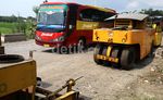 Jalan Berlubang di Jalur Tengah Sumedang