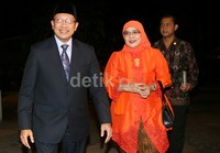 Resepsi malam berlangsung hingga pukul 21.00 WIB.