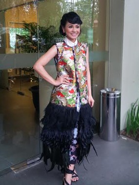 Ada Persembahan untuk Mendiang Elfa Secioria di Konser Metamorfosa Andien
