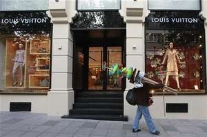 Cegah Orang Kaya RI Belanja di Singapura, Louis Vuitton Cs Bebas Pajak