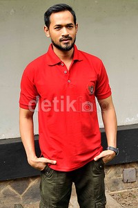 Oka Antara makin berewokan. Pool/Noel/detikFoto.