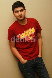 Gandhi pun tampaknya senang ditemani Rasti di pemutaran film tersebut. Pool/Gus Mun/detikFoto.