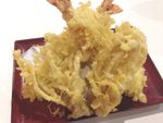 Hangatkan Badan dengan Udon Segar Berpelengkap Tempura Renyah