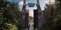     'Jurrasic World' mengambil latar 22 tahun setelah kejadian di 'Jurrasic Park' (1993), pulau Isla Nublar kembali dibuka dengan menyuguhkan theme park dinosaurus yang lebih besar, megah dan didukung teknologi tinggi. (Dok Universal Pictures)