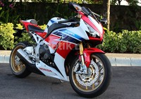 Honda CBR900RR merupakan pengembangan dari generasi motor mesin 4 silinder yang diproduksi pertama tahun 1989. Perubahan signifikan terjadi pada generasi ketujuh pada tahun 2004, dengan dilakukannya ubahan pada mesin dan rangka menjadi CBR1000RR yang berkonsep racing hingga sekarang.