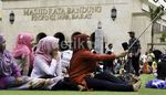 Asyiknya Bermain di Taman Alun-alun Bandung