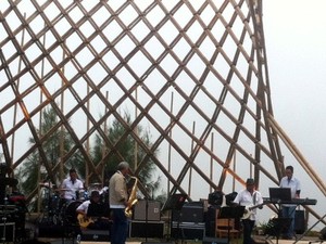 Alunan Lagu Nusantara Buka Jazz Gunung 2015