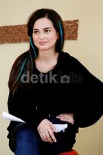 Cut Meyriska, si Manis yang Menyenangkan