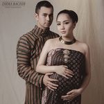 So Sweet... Kemesraan Raffi dan Nagita di Foto Kehamilan 7 Bulan