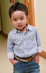 Anak Nassar dan Muzdhalifah, Kecil-kecil Gaya Banget!