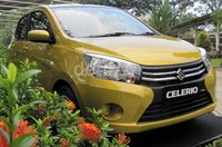 Desain bodi Celerio yang kompak dengan warna kuning yang mentereng sukses memikat mata detikOto ketika pertama kali melihatnya. Bentuknya yang mungil dengan garis tegas di beberapa titiknya tak hanya membuat mobil ini terkesan lucu, tapi juga gagah dan memberikan keunggulan aerodinamis.