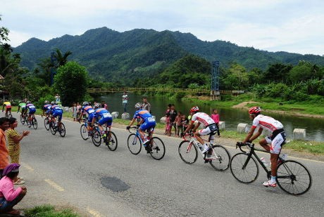 Pebalap dan Tim Lokal Ditantang untuk Naik Level di Tour de Singkarak 2015