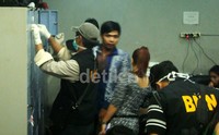BNN juga malakukan razia di dua tempat hiburan malam yang berada di Jalan Dr. Suparno dan Jalan S. Parman Kota Purwokerto.     