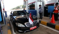     Setelah Seminggu digratiskan, nantinya untuk melintasi jalan tol ini masyarakat perlu merogoh kocek Rp 96.000 (golongan I).         