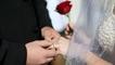 Tabrak Tradisi, Para Pria Pakai Nama Belakang Istri