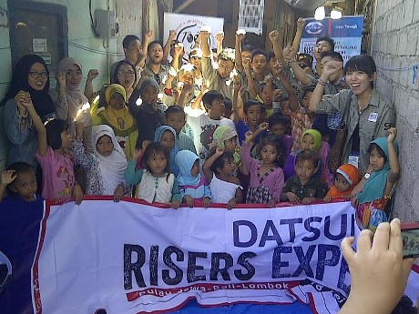 Anak Pemulung yang TIdak Sekolah Nikmati Bantuan Buku Bacaan