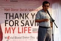 JK memberikan sambutan sebelum mengikuti kegiatan jalan santai.