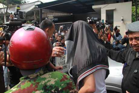 Datang ke Acara Tujuh Bulanan, Raffi Ahmad Naik Ojek